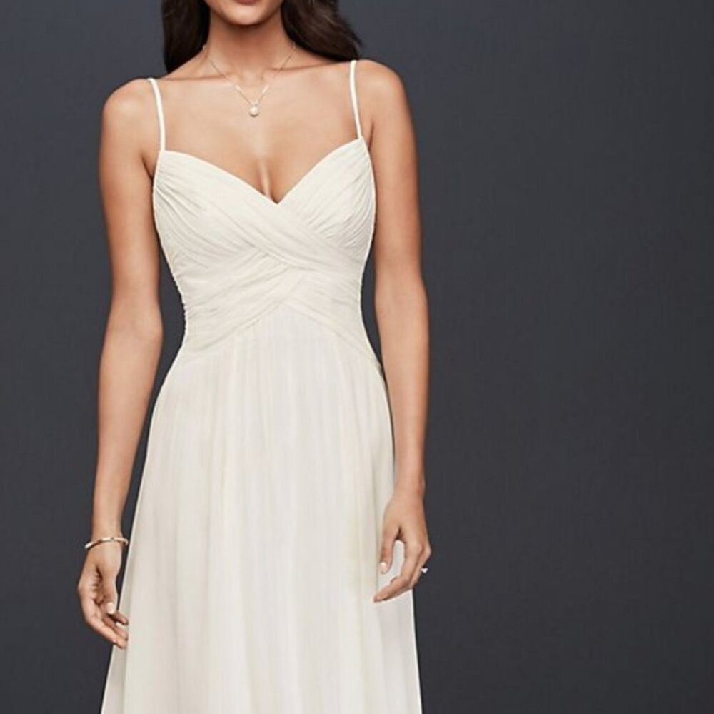 Flowy wedding dress